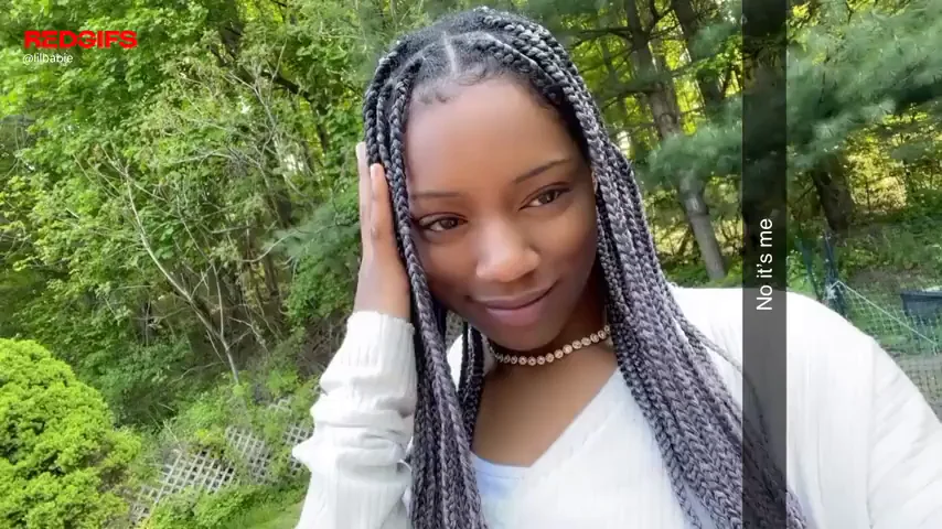 Nature's Calling My Pussy 💦 Ebony Babe Peeing Outdoors 😈