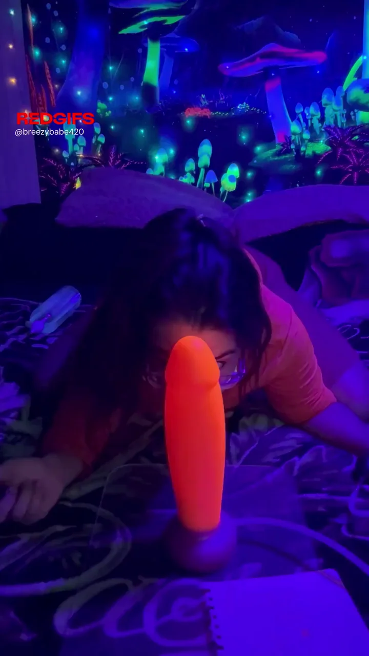 Jinkies! MILF Velma Eyes That Glowing Monster Dildo 🍆✨🔍
