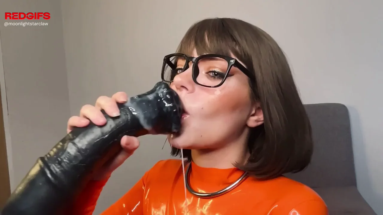 Velma Throatpied by a giant horse dildo from MrHankeys!