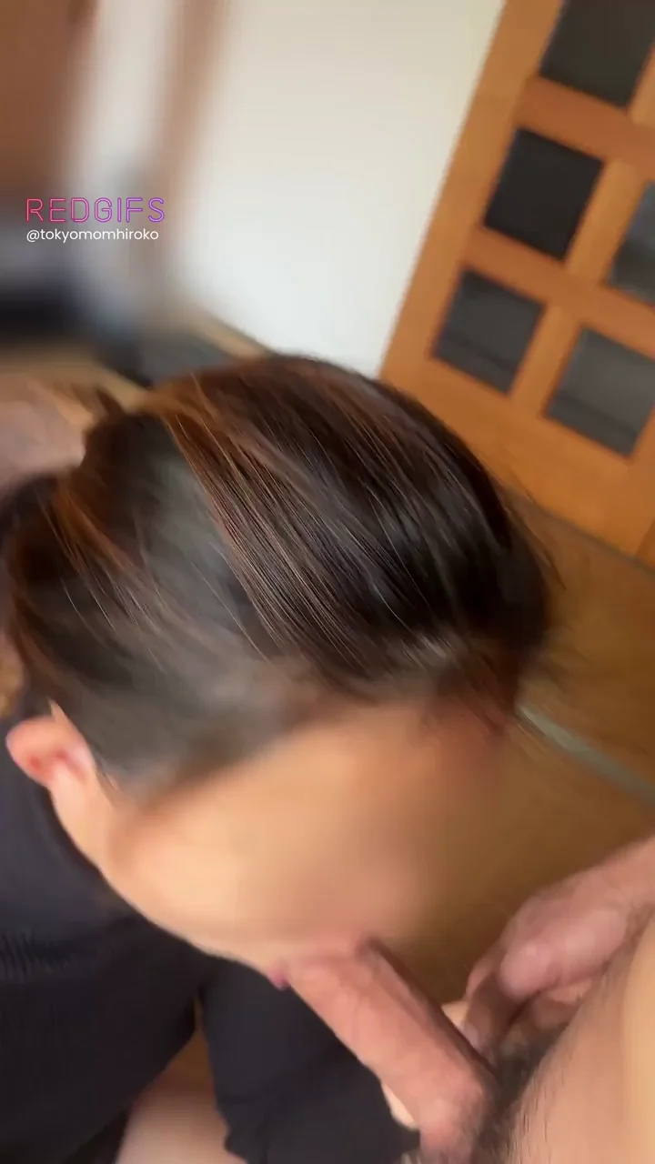 Insatiable Japanese MILF's Vacuum Slurpfest