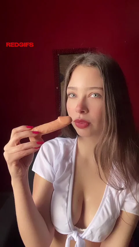 Roomie Slut Begs: Can I Suck Your Fat Cock? 🍆💦