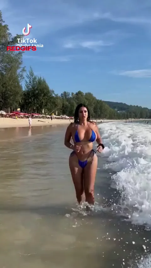 Brbs Tania's Massive Bikini Tits Tease on TikTok Beach