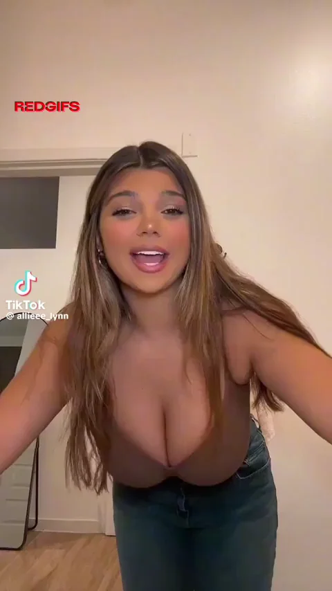 Allieee_Lynn's TikTok Tit Tease Explosion