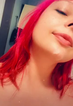 I love rubbing cum all over me ??