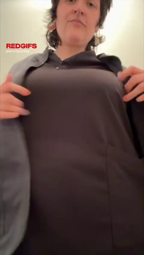 Scrub Slut's Sleeper Build Tit Tease 💋🍈🔥