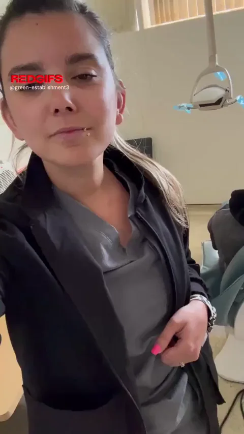 My patient was so distracted by their phone they had no idea what was going on behind them 😏