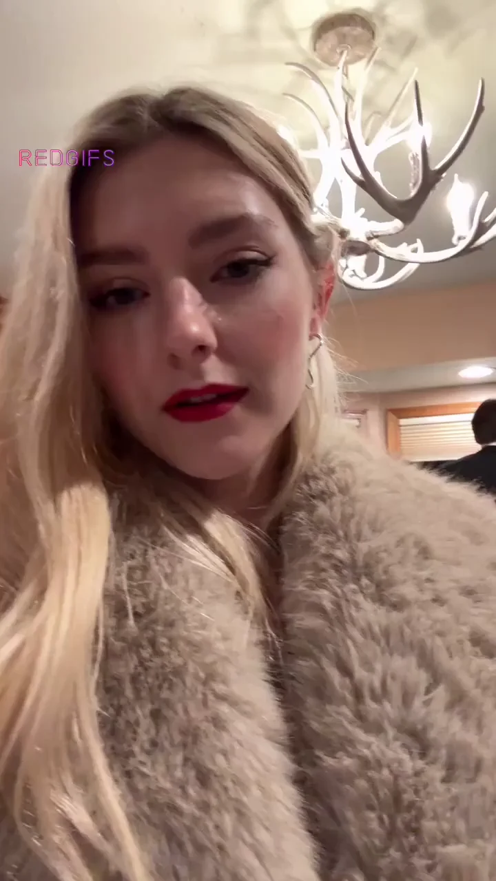 Eva | Eating caviar