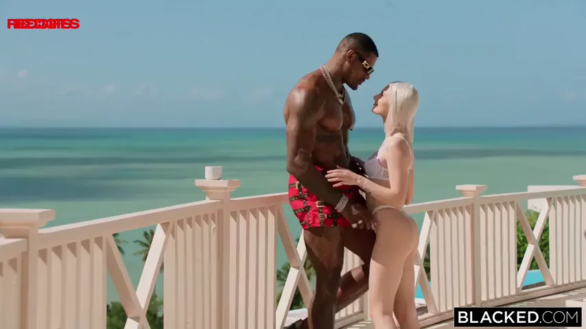 🍆💦 Jason Luv Towers Over Tiny Christy White & Lifts Her for Epic Kisses! 🌴🔥