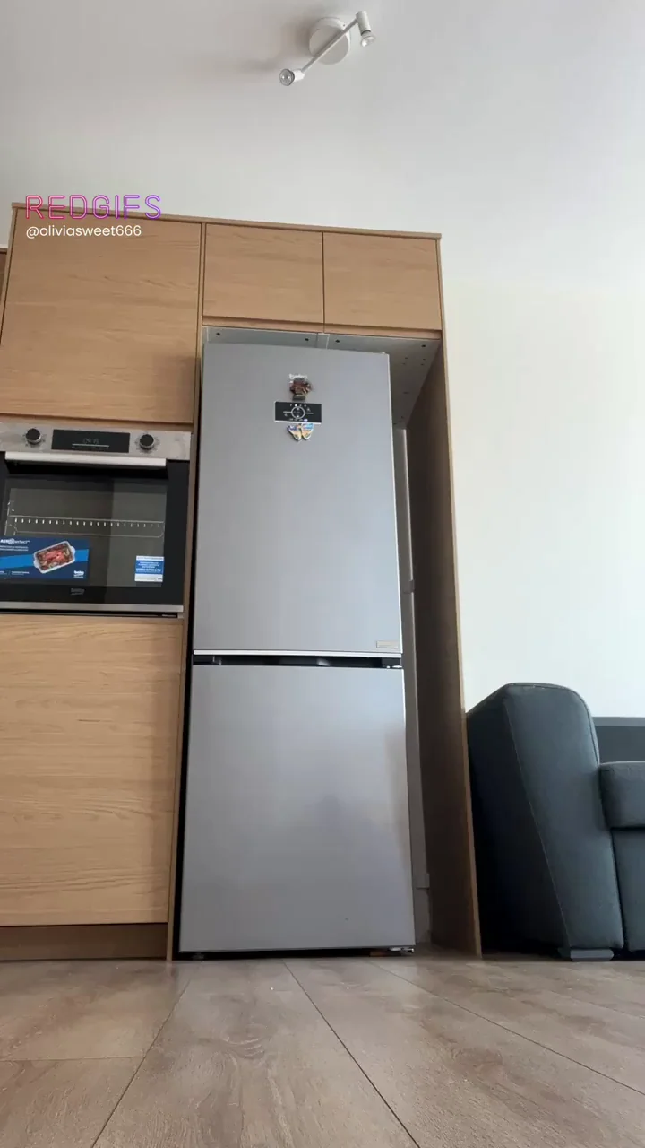 Petite MILF's Naked Fridge Raid 🍑❄️