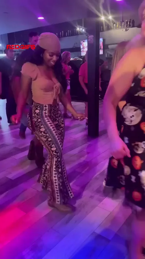 Trinity's Club Tease: Big Tits Bounce & Ass Shakes 🔥🍑