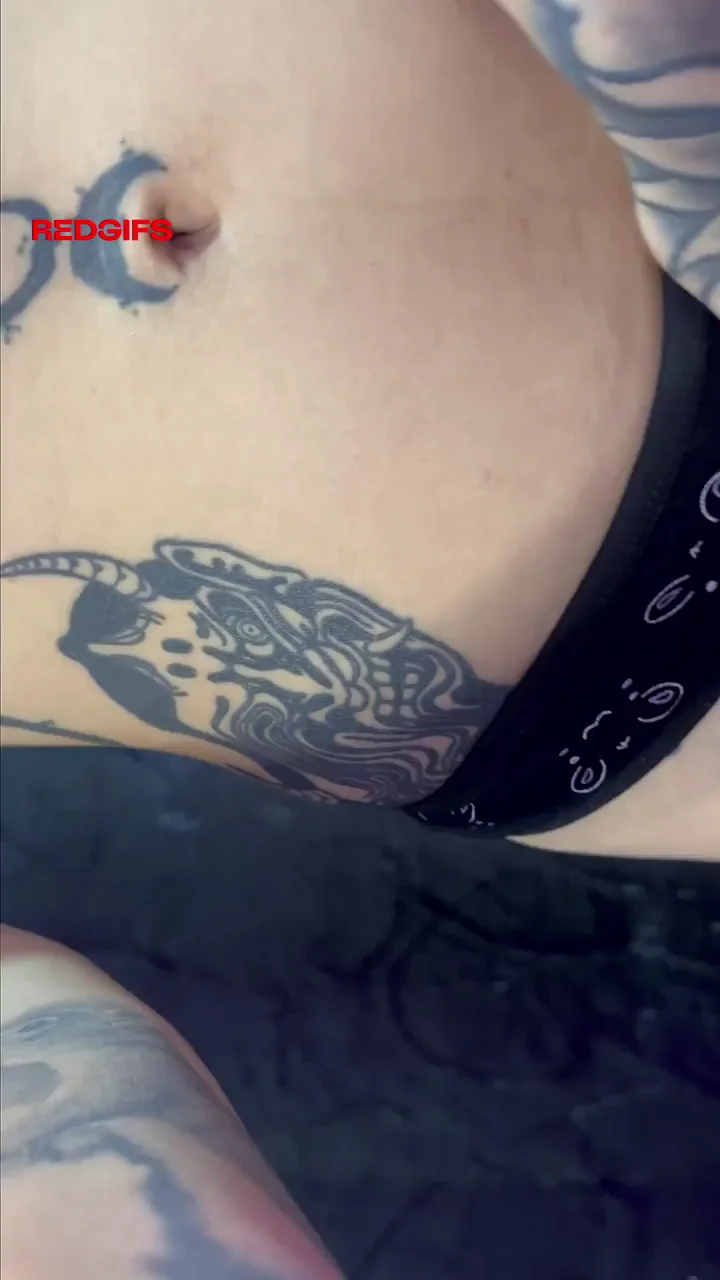 Luna (@lunapwetty) Teasing Her Inked Curves