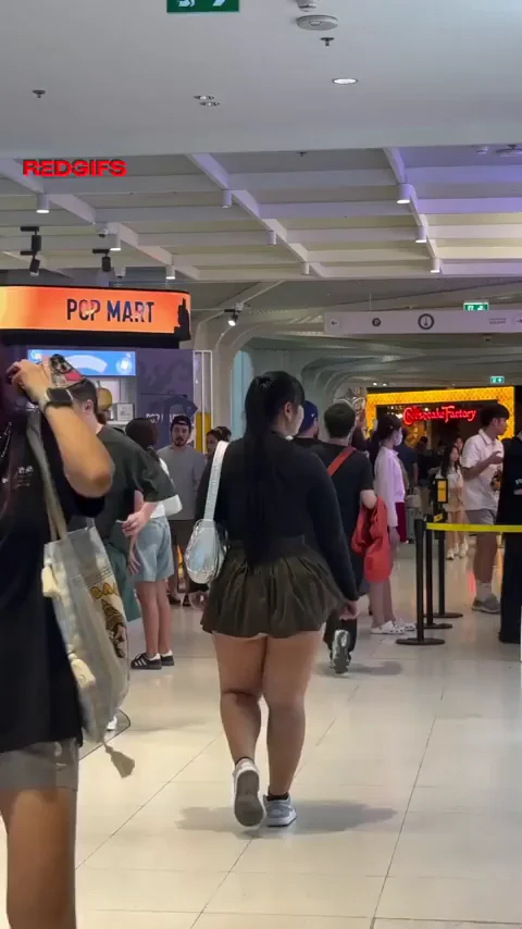 Jayla's Juicy Mall Skirt Tease 🍑🔥 @jaylabutt