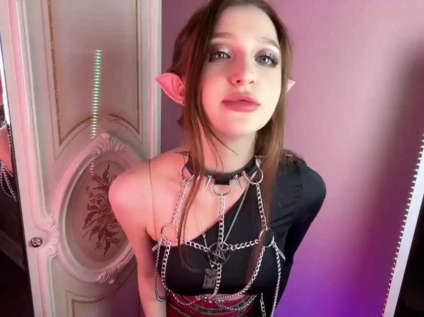 Would you date an elven girl? (Please say yes!)