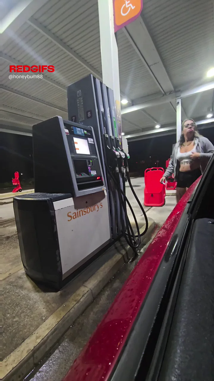Dared to (f)lash at petrol station