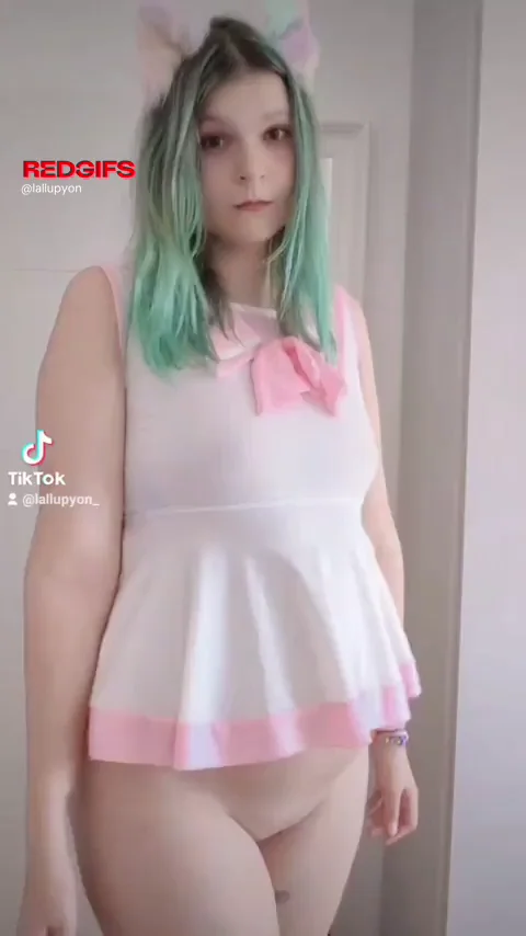 Petite Egirl's Milkshake Lures Boys to Her Yard 🥛🍑🔥