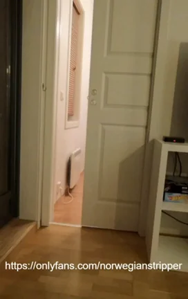 🔥 Mom of 2 with Killer Moves? Norwegian Stripper MILF Teases Hard! 💦