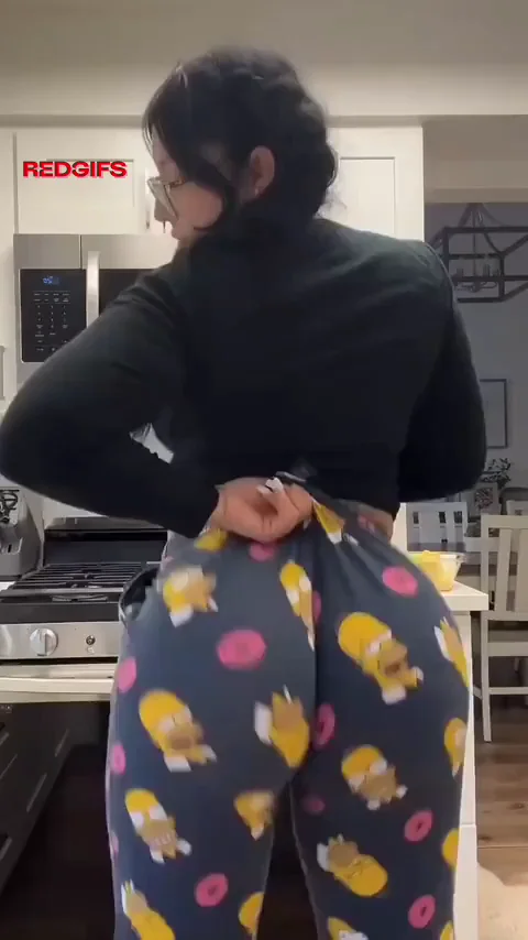 Addictive ass claps are the BEST way to start your day, huh?