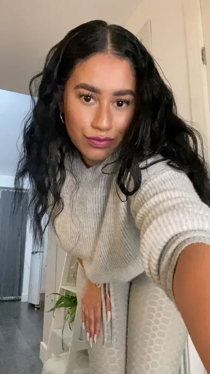 Brown MILF's Yoga Pants Booty Tease 🍑🔥