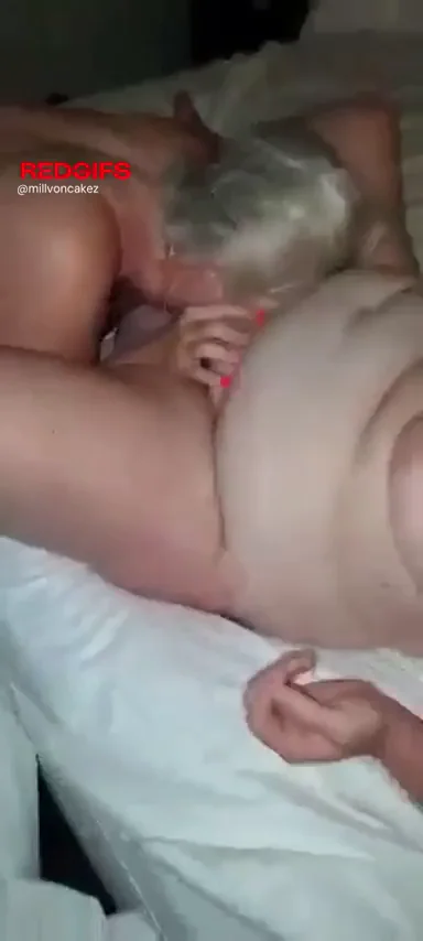 Milfs just heat each other
