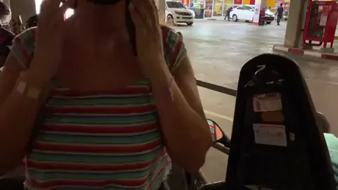 Boobies flash at the parking lot [GIF]