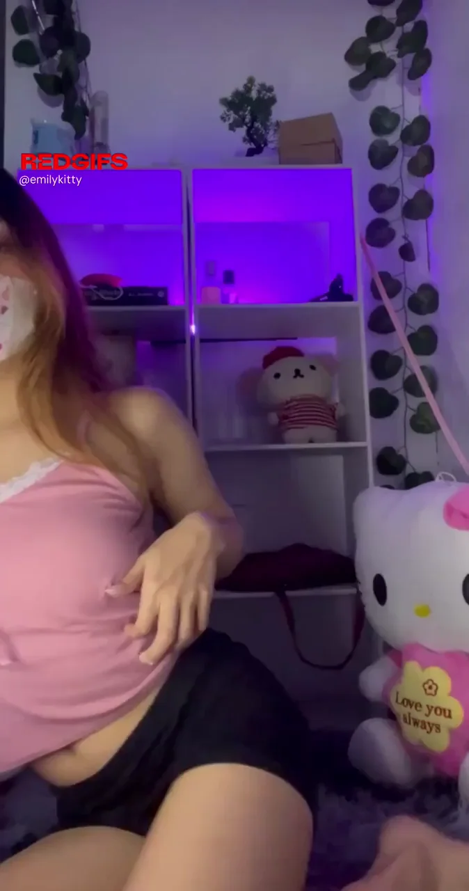 Squishy Petite Babe Teases Her Soft Tits 😘💦