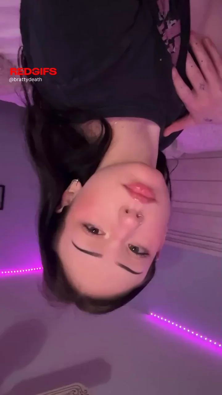 Upside-Down Tits Tease for You 😈💦