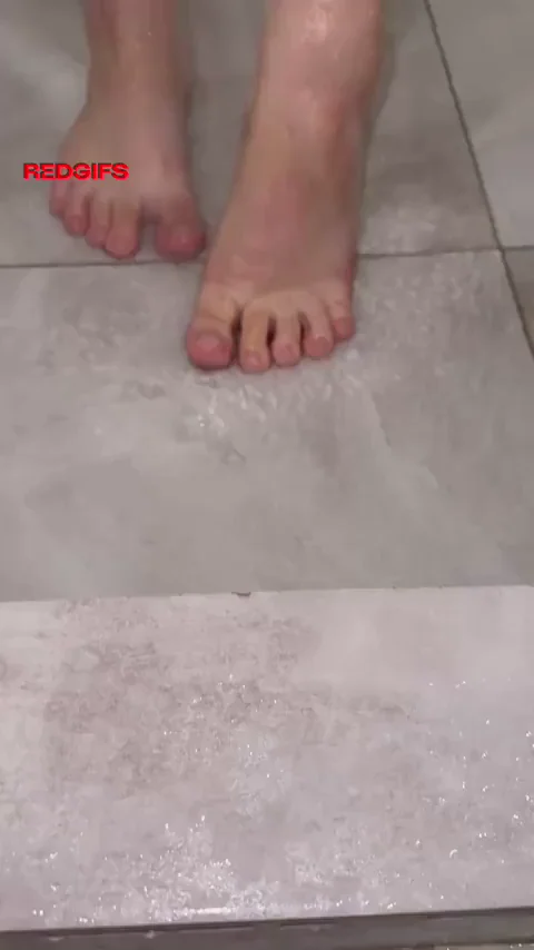 💦 Slutty Shower Tease: Water Gushing on My Tongue & Tits 😛🫦