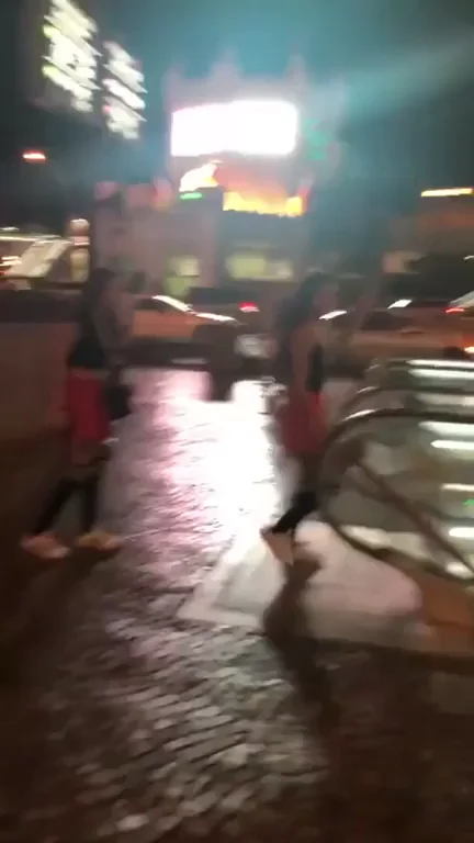 Turning Heads in a Crowded City