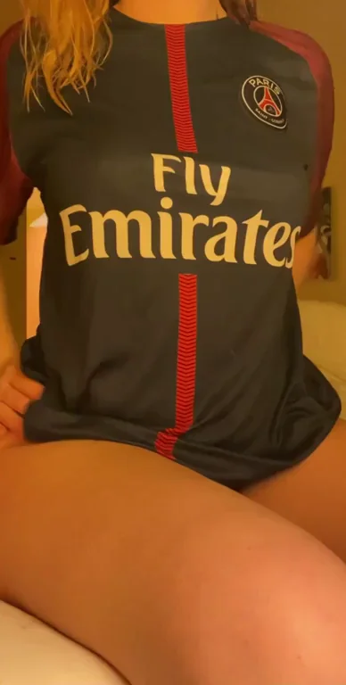 I use soccer shirts to hide my big boobs from guys at the gym. But I won’t hide them from Reddit! ?
