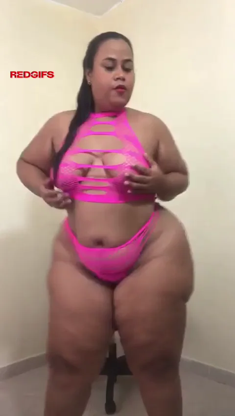 Thick BBW Babe in Pink Slingshot Bikini, Bent Over Waiting for Dick 🍑💦