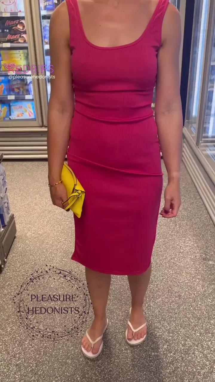 🪄 Petite Slut's Public Pussy Magic Trick in Grocery Store 😈
