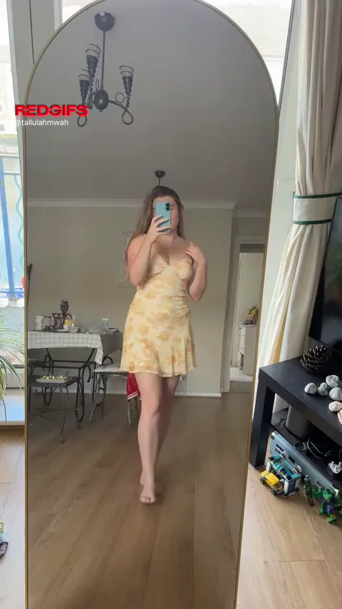 Date Night Tease: Dropping My Dress to Flash My Juicy Pussy 😍👗💦