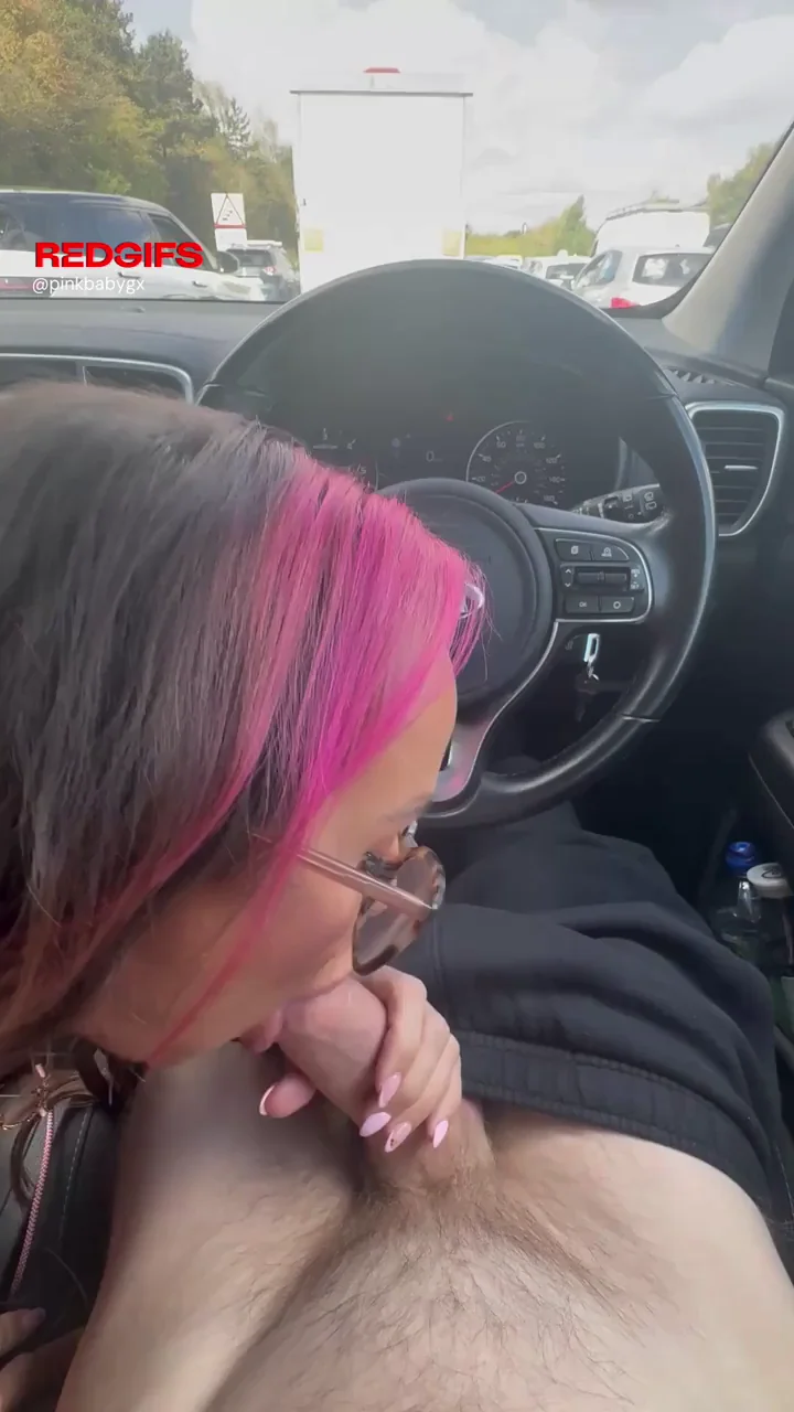 🚗 Stuck in London Traffic? Time for a Sloppy Car Blowjob! 😈💦