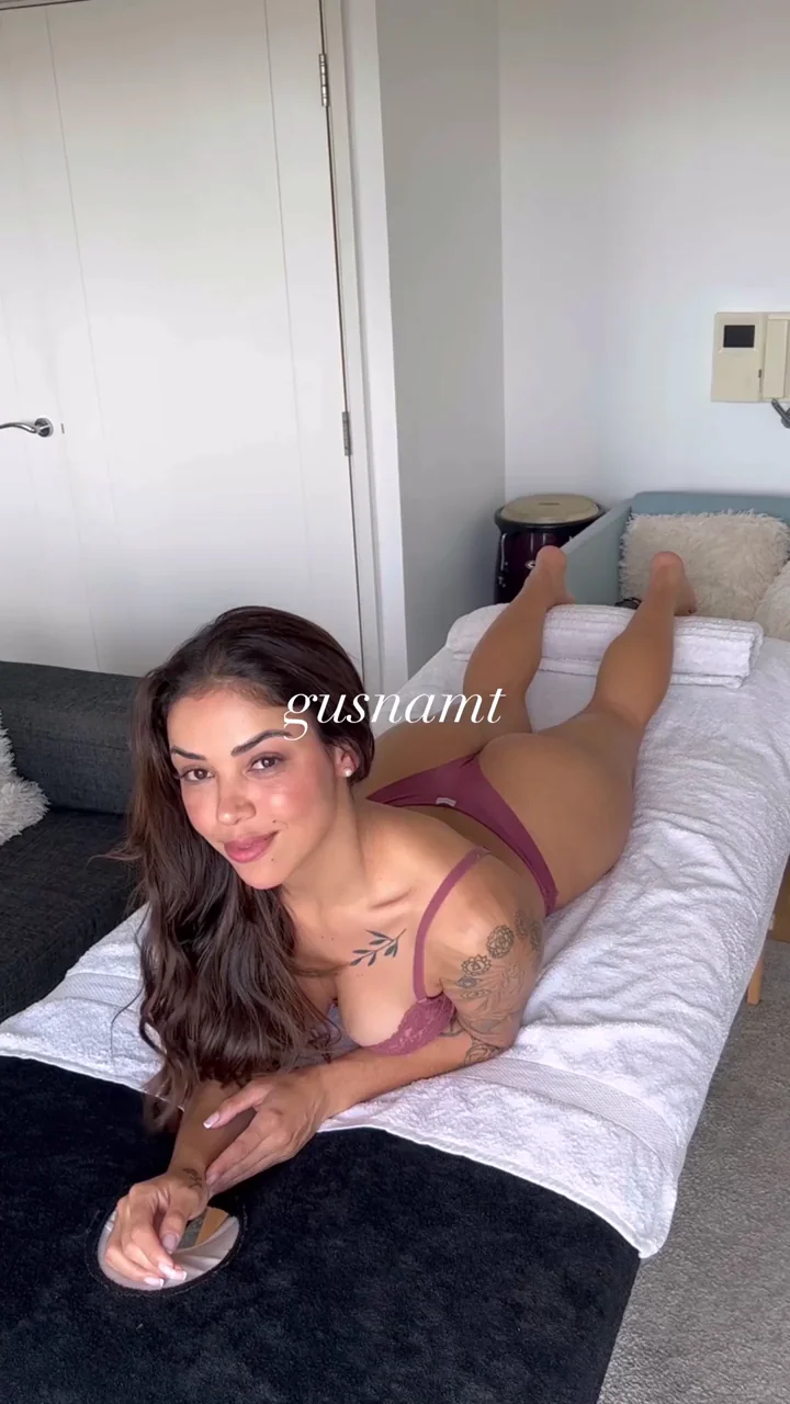 Giving her the dreamy massage