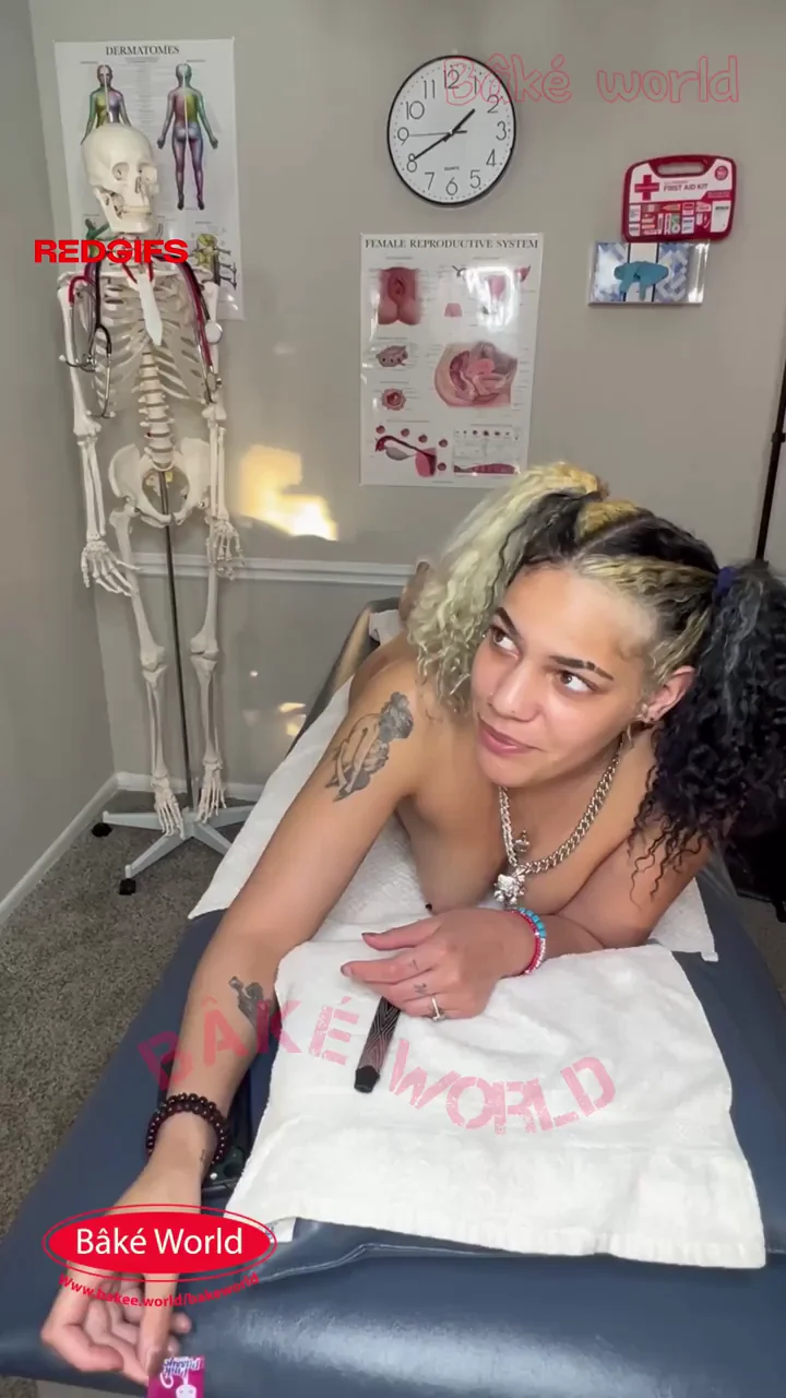 Baddie Babe's Freaky Massage World Oil Rubdown 😈🍑💦