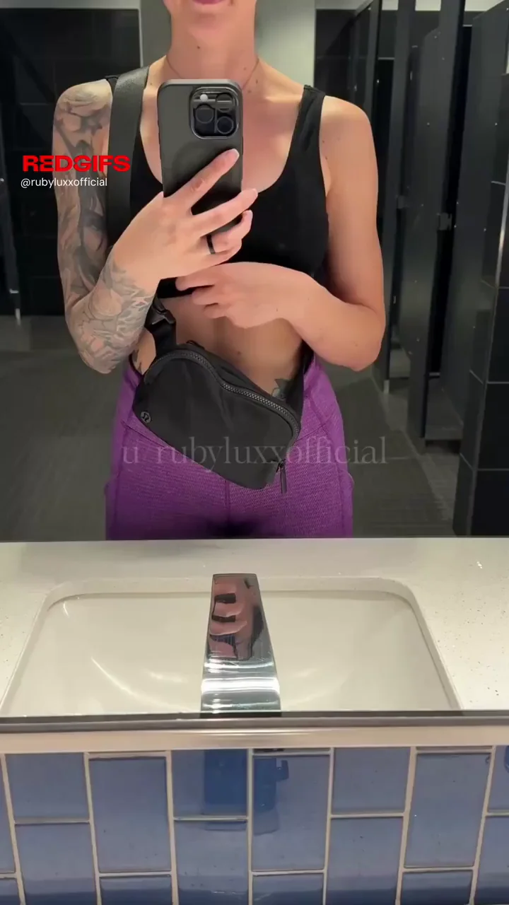 Just a quick peak in the gym locker room this morning