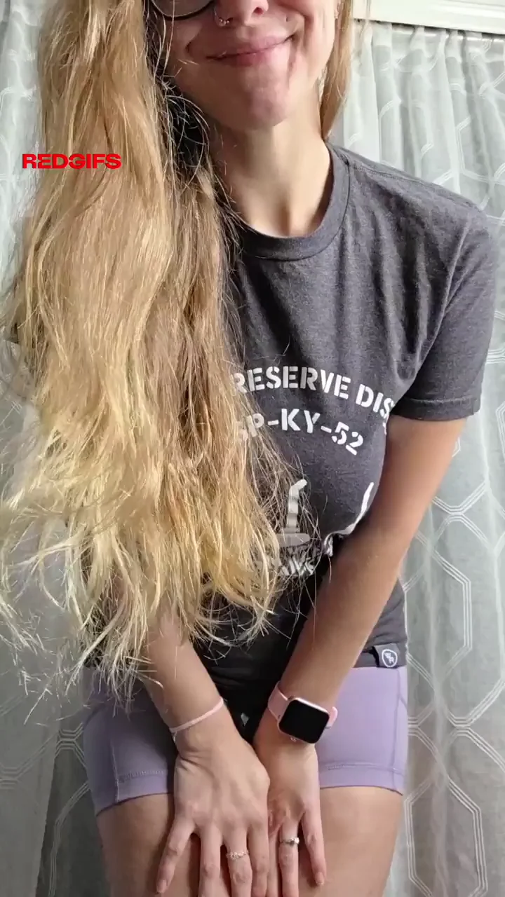 MILF Cameltoe Tease: Shaking Tits Before Dog Walk Flash