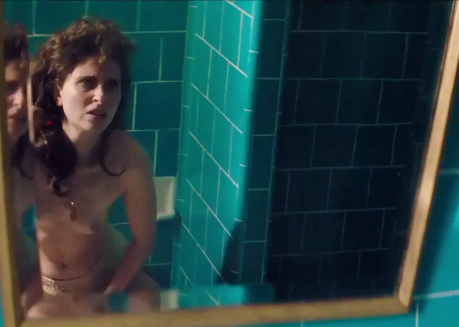 Brazilian actress Carol Duarte showing her sex body in Invisible Life (2019)