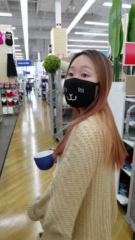 🍼 Kitty Mask Slut Flashes Juicy Tits in Store Before Checkout! 😻