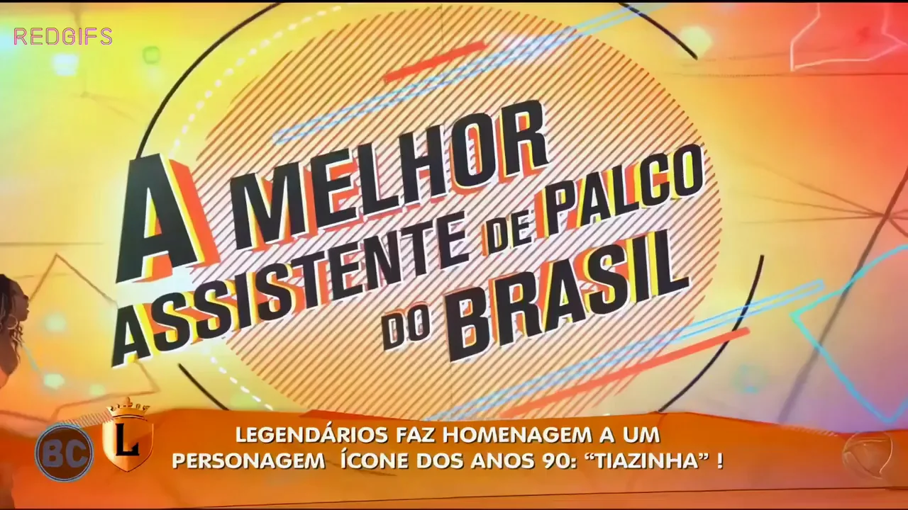 Juliana Salimeni como "Tiazinha"