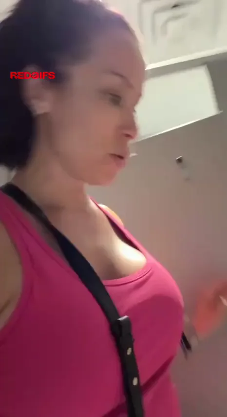 Is this a good peeing view from behind?