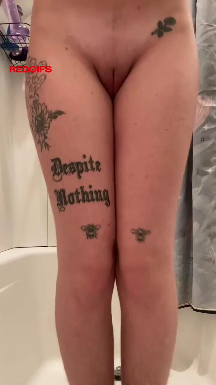 Naughty Desperation Piss Flood in the Shower