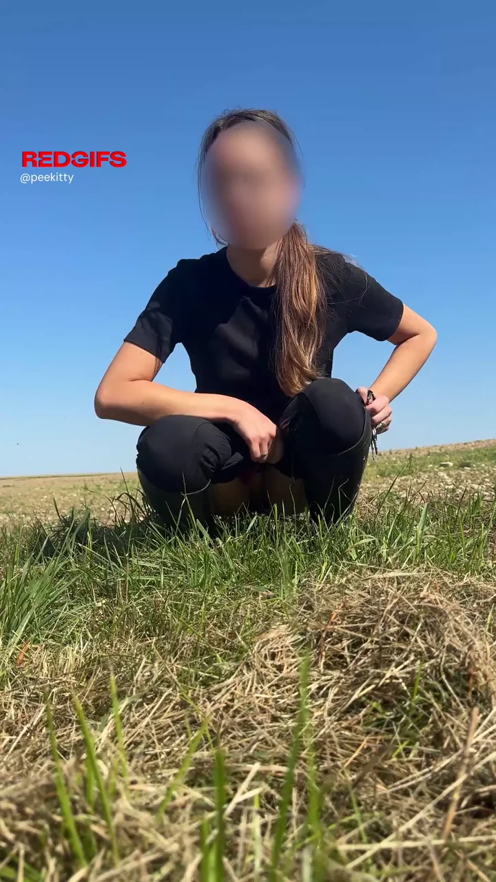 Squatting in Field & Pissing Wild 💦🌾 French Slut Lets Loose