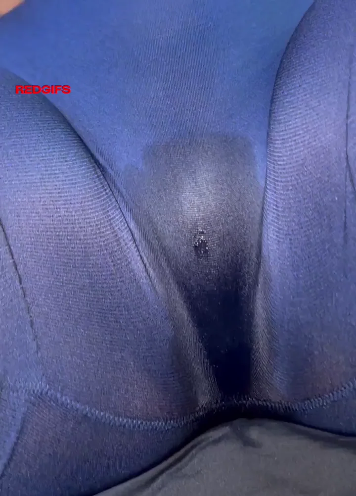 💦 Kazumi Soaks Her Tight Leggings with Massive Squirts! 🌊🔥