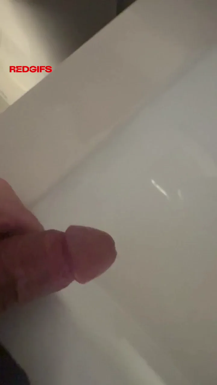 💦 BWC Pissing & Cumming in the Sink Pt1 🚽🍆