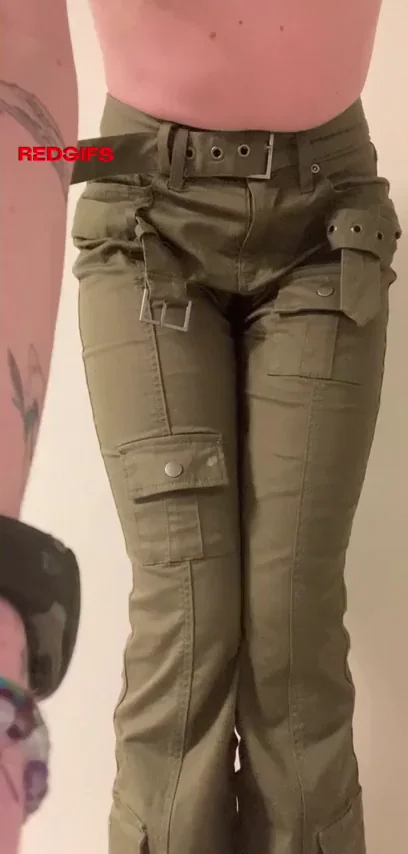 Desperately wetting my tight pants 🥰