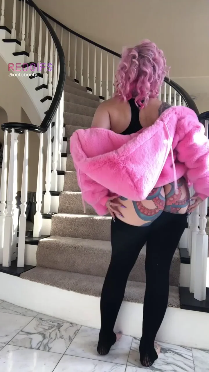 Dancing in my thong for you