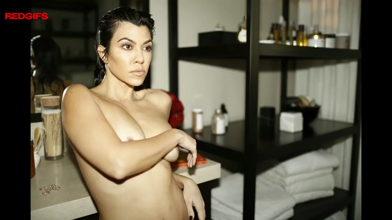 Kourtney Kardashian's Juicy Big Tit Tease 💦🍒
