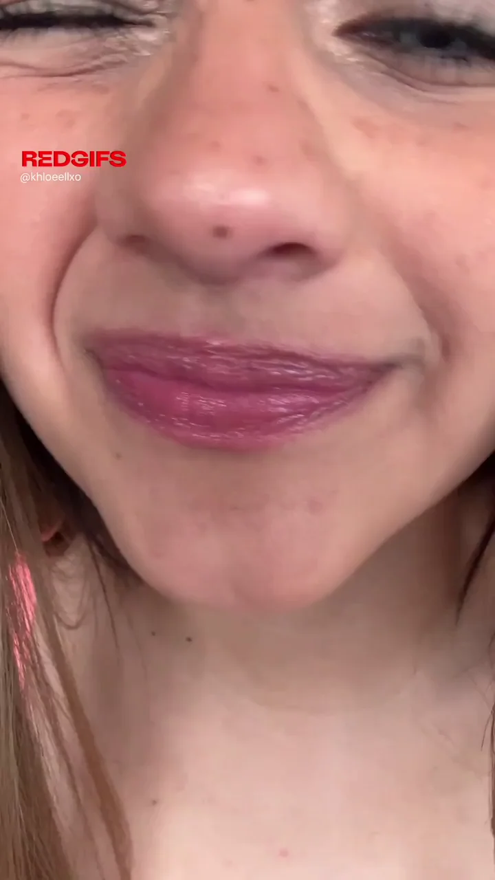 Petite Teen Teases Her Tiny BF Ain't Enough for This Juicy Booty - Cheat?