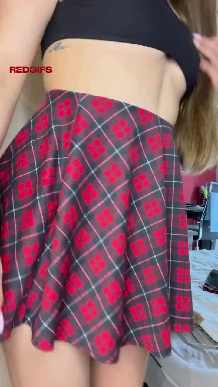 🔥 Cheating Slutwife Films Her Juicy Ass Tease 🍑📱